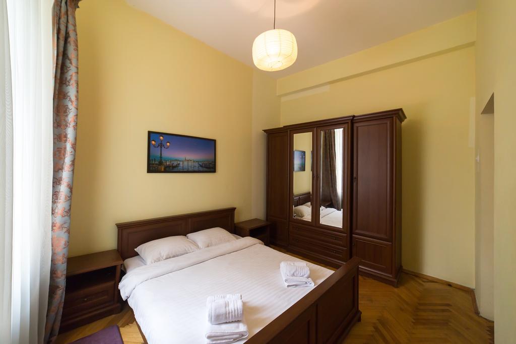 Cozy apartment in Centre of Kiev Buitenkant foto