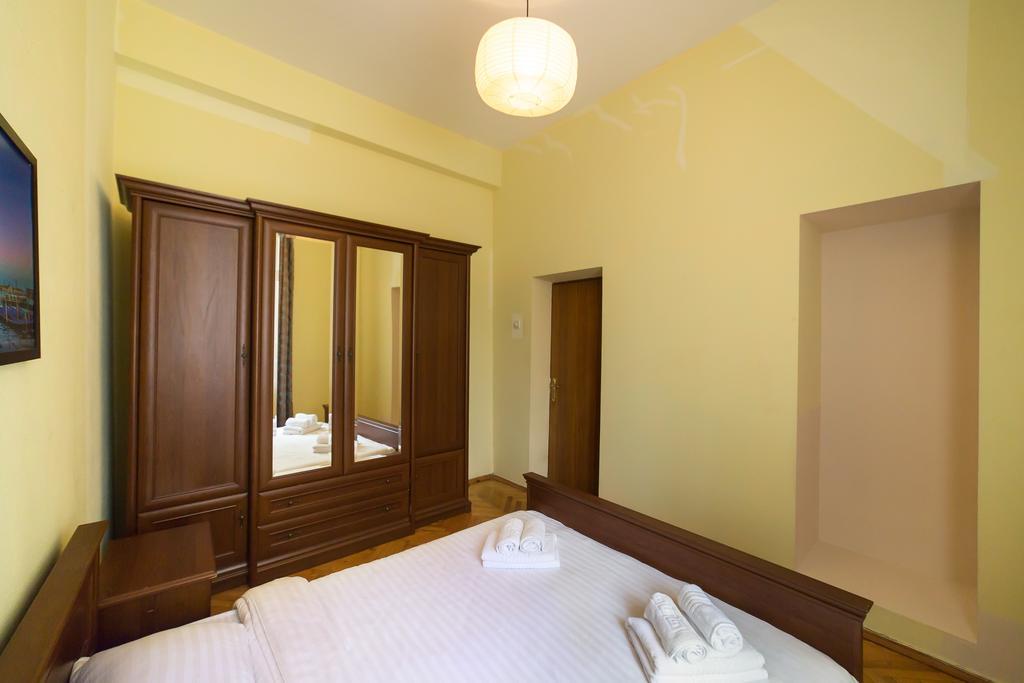 Cozy apartment in Centre of Kiev Buitenkant foto